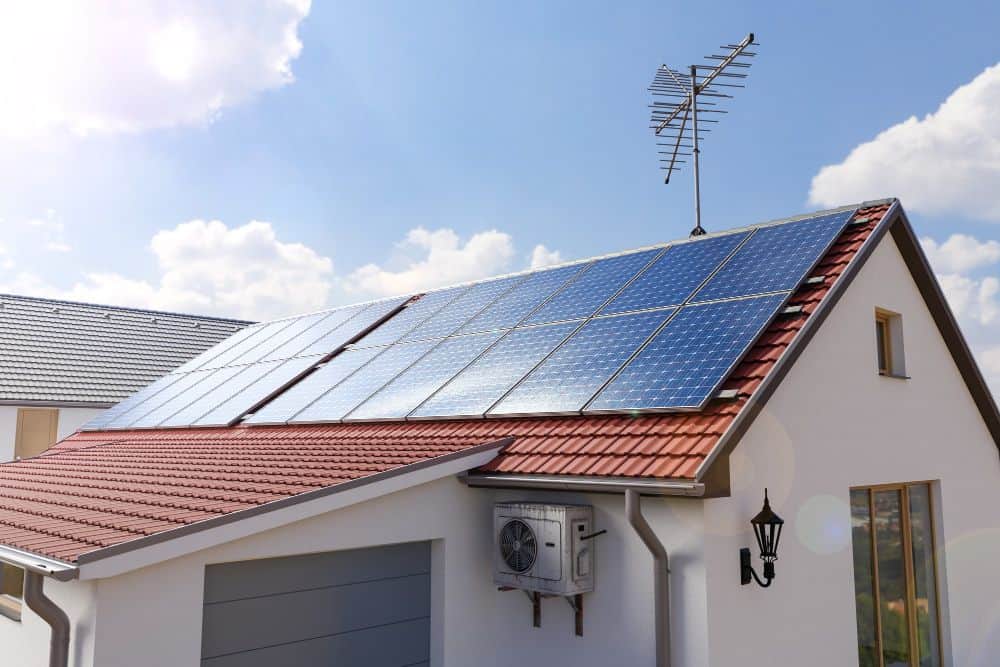 ¿Es rentable instalar placas solares?